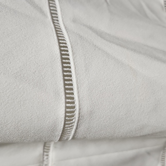 LAUREN JANICA CROCHET-TRIM CREPE SHEATH DRESS - Picture 6 of 10